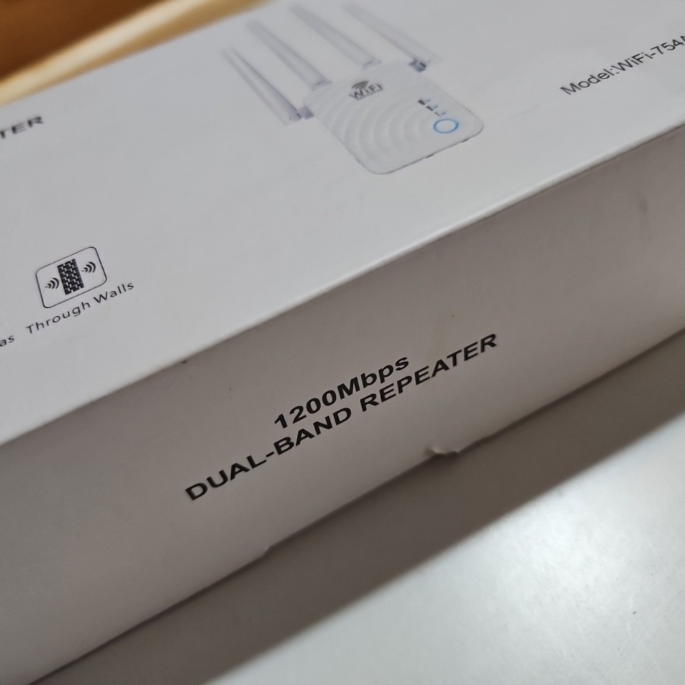*NEW 200 Mbps Dual-Band Repeater WiFi-754AC High Speed Booster Wide Coverage NIB - Picture 12 of 15